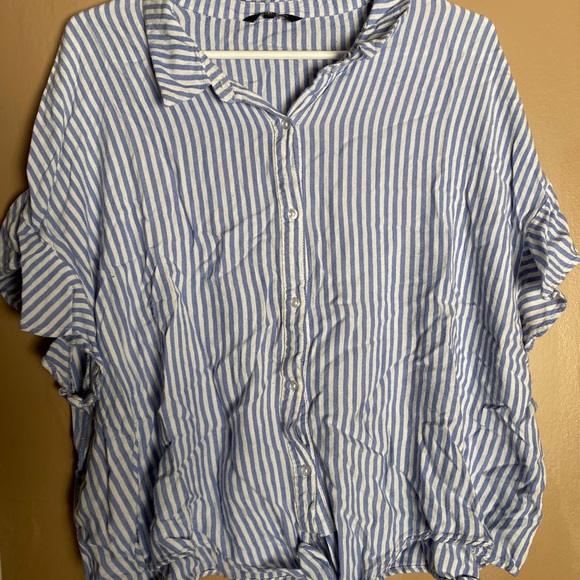Plus size shirt - Picture 2 of 3